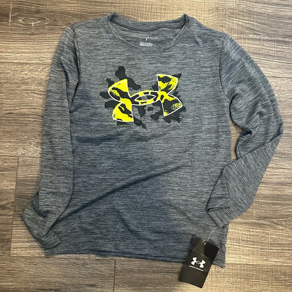 NWT’s Under Armour Kids 7 Heather Gray Long Sleeve Tee